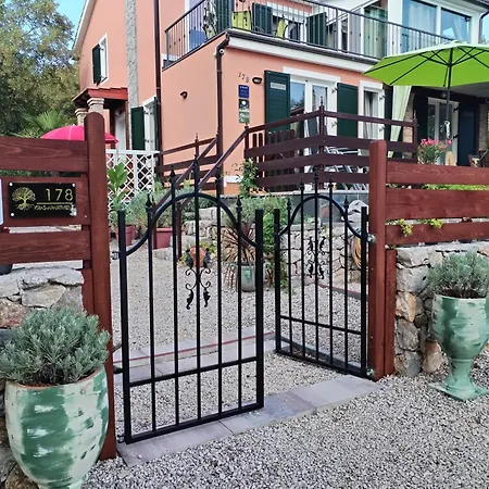 Apartament The Forest House Krk 1 *