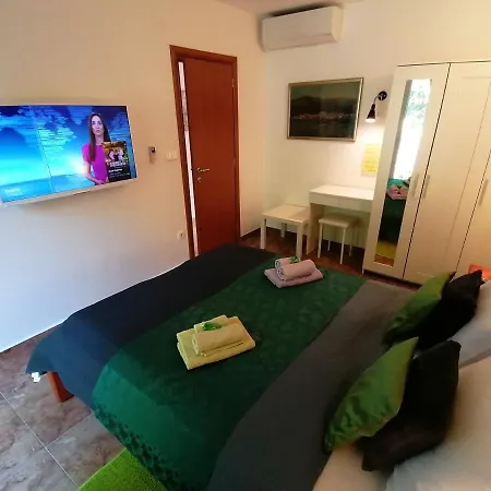 The Forest House Krk 1 * Kras