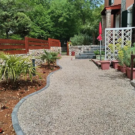 Apartment The Forest House Krk 1 Kras