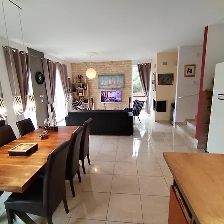 דירה The Forest House Krk 1